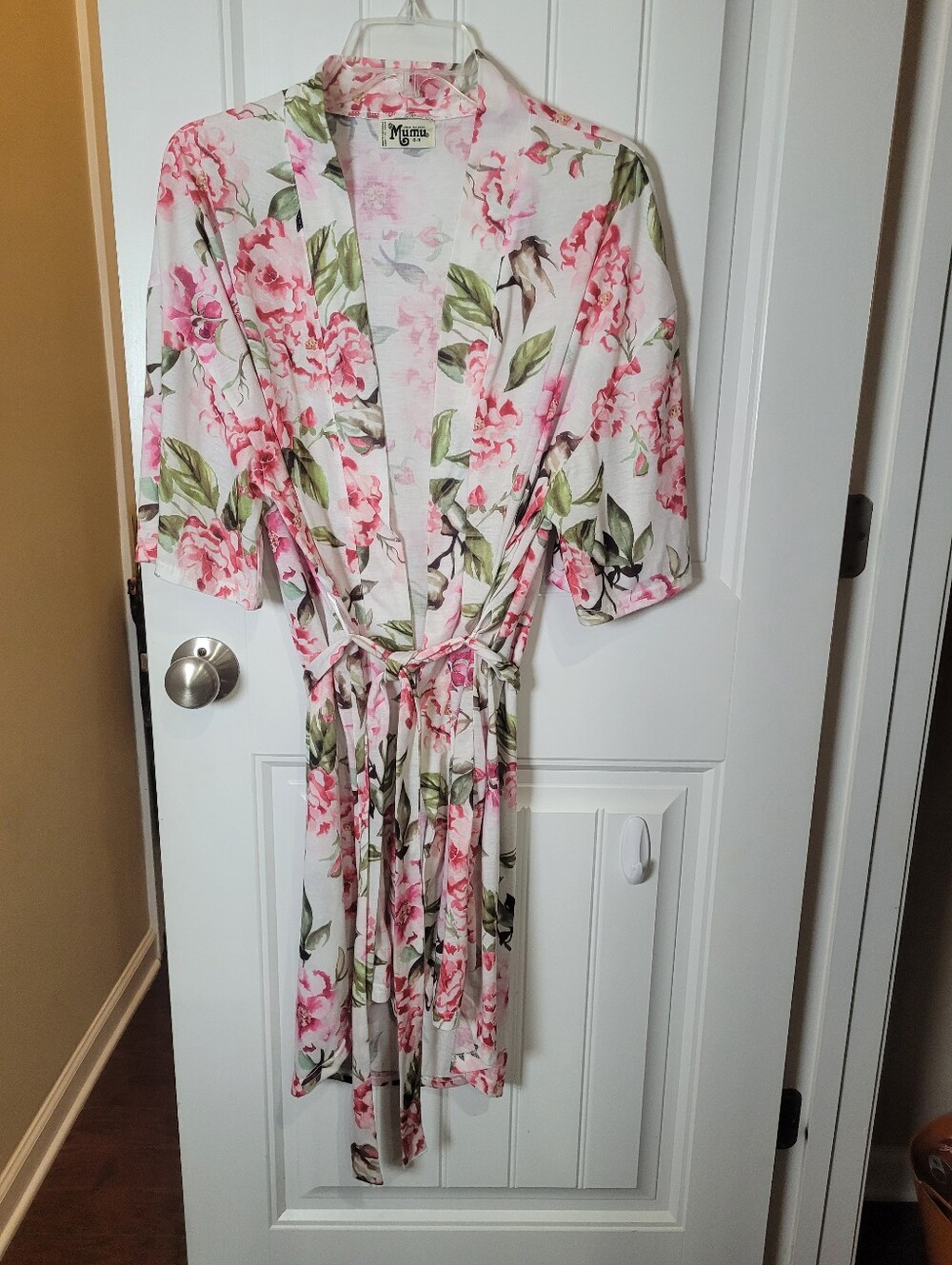 MUMU- Show me your mumu brie Robe with a vibrant pink and green floral print.
